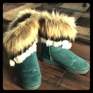 Fur boots